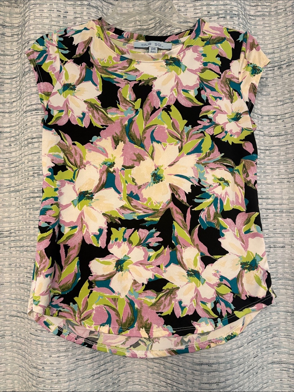 BLUE SOL Floral Top